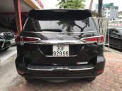 Toyota Fortuner 2019 màu đen, bóng bẩy cơ bắp