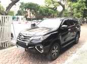 Toyota Fortuner 2019 màu đen, bóng bẩy cơ bắp