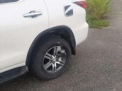 Cần bán gấp Toyota Fortuner năm sản xuất 2017, màu trắng