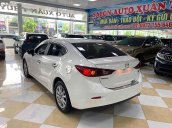 Cần bán gấp Mazda 3 năm sản xuất 2019, màu trắng còn mới