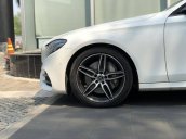 Cần bán gấp Mercedes E300 AMG đời 2020, màu trắng
