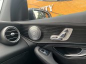 Bán hoặc đổi xe Mercedes GLC 300 4Matic 2017 màu đen, siêu mới, biển số Tp. HCM