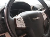 Isuzu Mu-X 3.0AT 2017, màu bạc, nhập khẩu