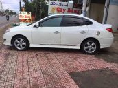 Bán Hyundai Avante sản xuất 2012, màu trắng còn mới