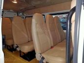 Cần bán xe Ford Transit sản xuất 2018, màu bạc chính chủ 