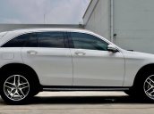 Bán GLC300 sx 2017, xe đẹp màu trắng kem, check hãng