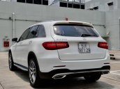 Bán GLC300 sx 2017, xe đẹp màu trắng kem, check hãng