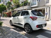 Chính chủ bán Hyundai Grand i10 1.2AT đời 2017, màu trắng