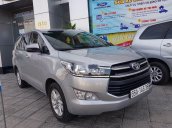 Bán lại xe Toyota Innova đời 2018, màu bạc số sàn