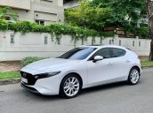 Cần bán xe Mazda 3 đời 2020, màu trắng, giá chỉ 850 triệu