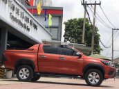 Bán Toyota Hilux 2.8G 4x4 AT sản xuất năm 2017, màu đỏ, nhập khẩu, giá 720tr