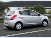 Gia đình bán Hyundai i20 năm 2011, màu bạc, nhập khẩu, giá chỉ 325 triệu
