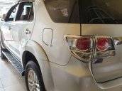 Bán Toyota Fortuner G đời 2014, màu bạc số sàn 