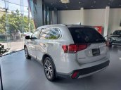 Bán Mitsubishi Outlander năm 2019, màu trắng, ưu đãi hấp dẫn