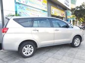 Bán lại xe Toyota Innova đời 2018, màu bạc số sàn