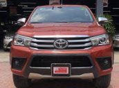 Bán Toyota Hilux 2 cầu số tự động đời 2017, xe đi 36.000km, đi gia đình không chở hàng hóa