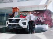 Bán xe Toyota Fortuner 2021, màu trắng