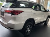 Bán xe Toyota Fortuner 2021, màu trắng