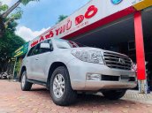 Cần bán Toyota Land Cruiser năm sản xuất 2011, màu bạc, nhập khẩu