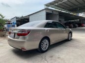 Cần bán lại xe Toyota Camry 2.0E 2017, giá chỉ 846 triệu