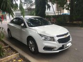 Chính chủ bán Chevrolet Cruze LT năm sản xuất 2017, màu trắng, xe gia đình