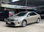 Cần bán lại xe Toyota Camry 2.0E 2017, giá chỉ 846 triệu