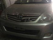 Bán Toyota Innova năm 2010, màu bạc, xe gia đình