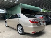 Cần bán lại xe Toyota Camry 2.0E 2017, giá chỉ 846 triệu