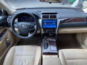 Cần bán lại xe Toyota Camry 2.0E 2017, giá chỉ 846 triệu