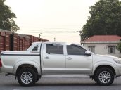 Bán Toyota Hilux sản xuất 2013, màu bạc, xe nhập số sàn, hai cầu máy dầu 