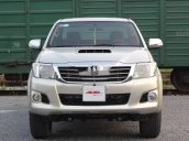 Bán Toyota Hilux sản xuất 2013, màu bạc, xe nhập số sàn, hai cầu máy dầu 