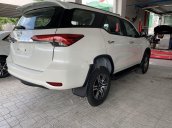 Cần bán Toyota Fortuner sản xuất 2020, màu trắng