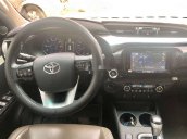 Bán Toyota Hilux 2.8L 4X4 AT năm 2017, màu trắng, xe nhập số tự động, giá 719tr