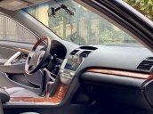 Cần bán gấp Toyota Camry sản xuất năm 2010, nhập khẩu nguyên chiếc còn mới