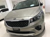 Bán Kia Sedona 2019, màu vàng cát, máy dầu 2.2