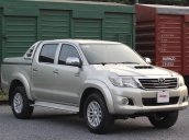 Bán Toyota Hilux sản xuất 2013, màu bạc, xe nhập số sàn, hai cầu máy dầu 