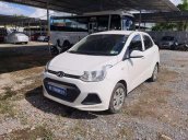 Bán Hyundai Grand i10 năm sản xuất 2017, màu trắng