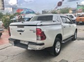 Bán Toyota Hilux 2.8L 4X4 AT năm 2017, màu trắng, xe nhập số tự động, giá 719tr