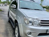 Bán Toyota Fortuner sản xuất năm 2009, màu bạc 