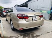 Cần bán xe Toyota Camry 2017, màu ghi vàng