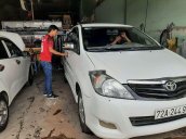 Cần bán gấp Toyota Innova năm sản xuất 2010 còn mới