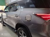 Cần bán Toyota Fortuner sản xuất 2017, màu bạc, số sàn, giá tốt