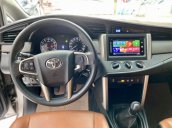 Cần bán lại xe Toyota Innova đời 2018, màu xám xe gia đình