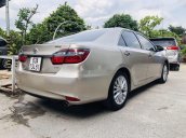 Cần bán xe Toyota Camry 2017, màu ghi vàng