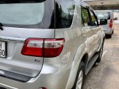 Bán Toyota Fortuner sản xuất năm 2009, màu bạc 