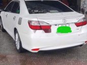 Cần bán xe Toyota Camry đời 2018, màu trắng  