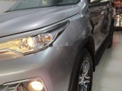 Cần bán Toyota Fortuner sản xuất 2017, màu bạc, số sàn, giá tốt