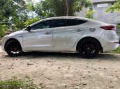 Cần bán gấp Hyundai Elantra 1.6AT năm sản xuất 2017, màu bạc như mới, 515tr