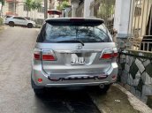 Cần bán xe Toyota Fortuner 2.7AT năm 2009, màu bạc xe gia đình