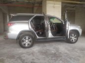 Cần bán gấp Toyota Fortuner 2017, màu bạc, xe nhập 